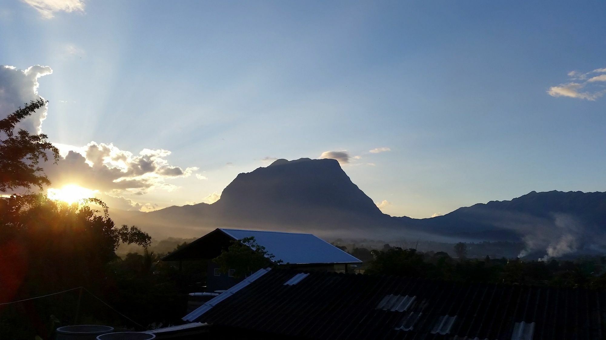 Baan Aingdoi Homestay, Chiang Dao Zewnętrze zdjęcie