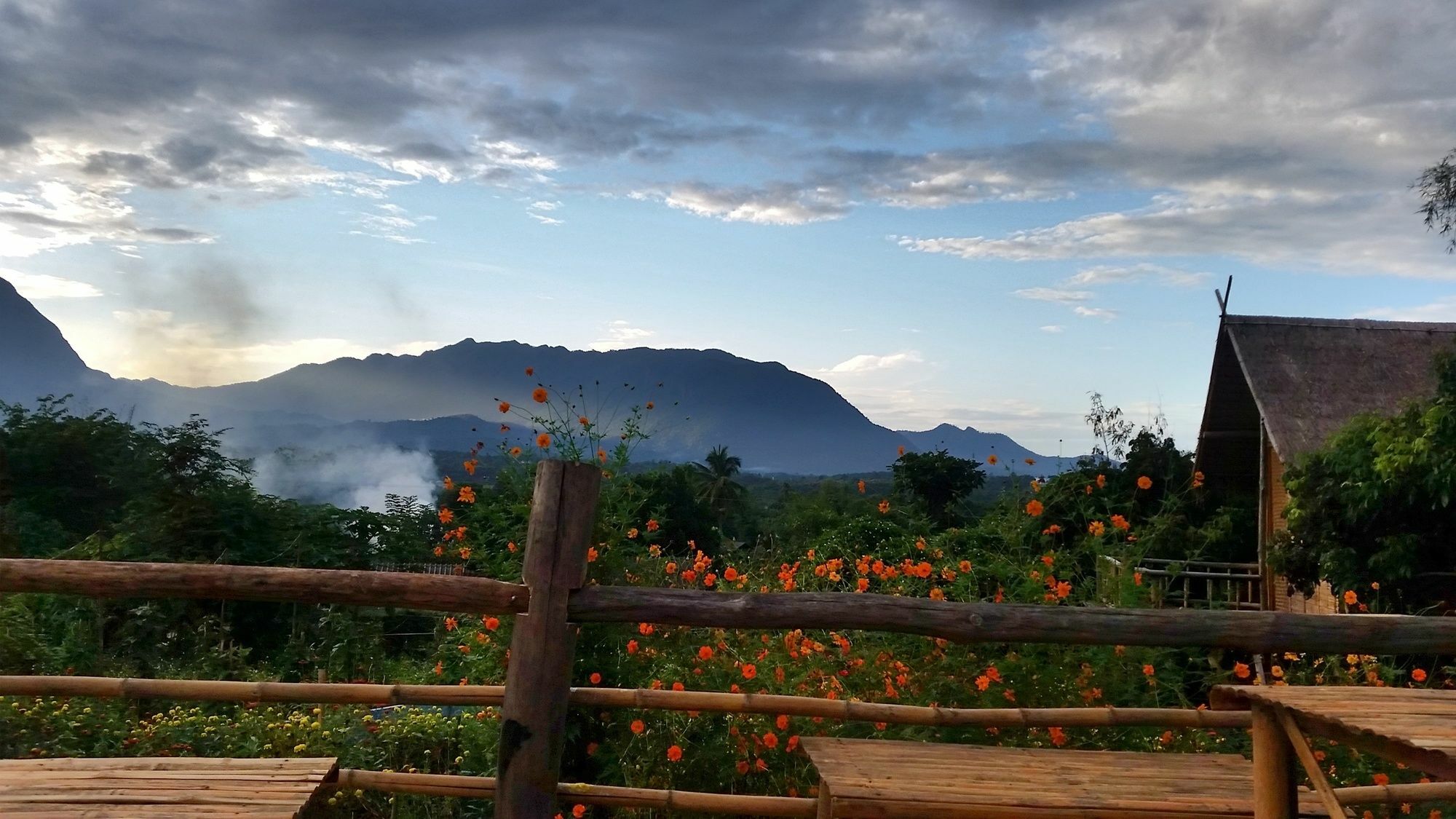 Baan Aingdoi Homestay, Chiang Dao Zewnętrze zdjęcie