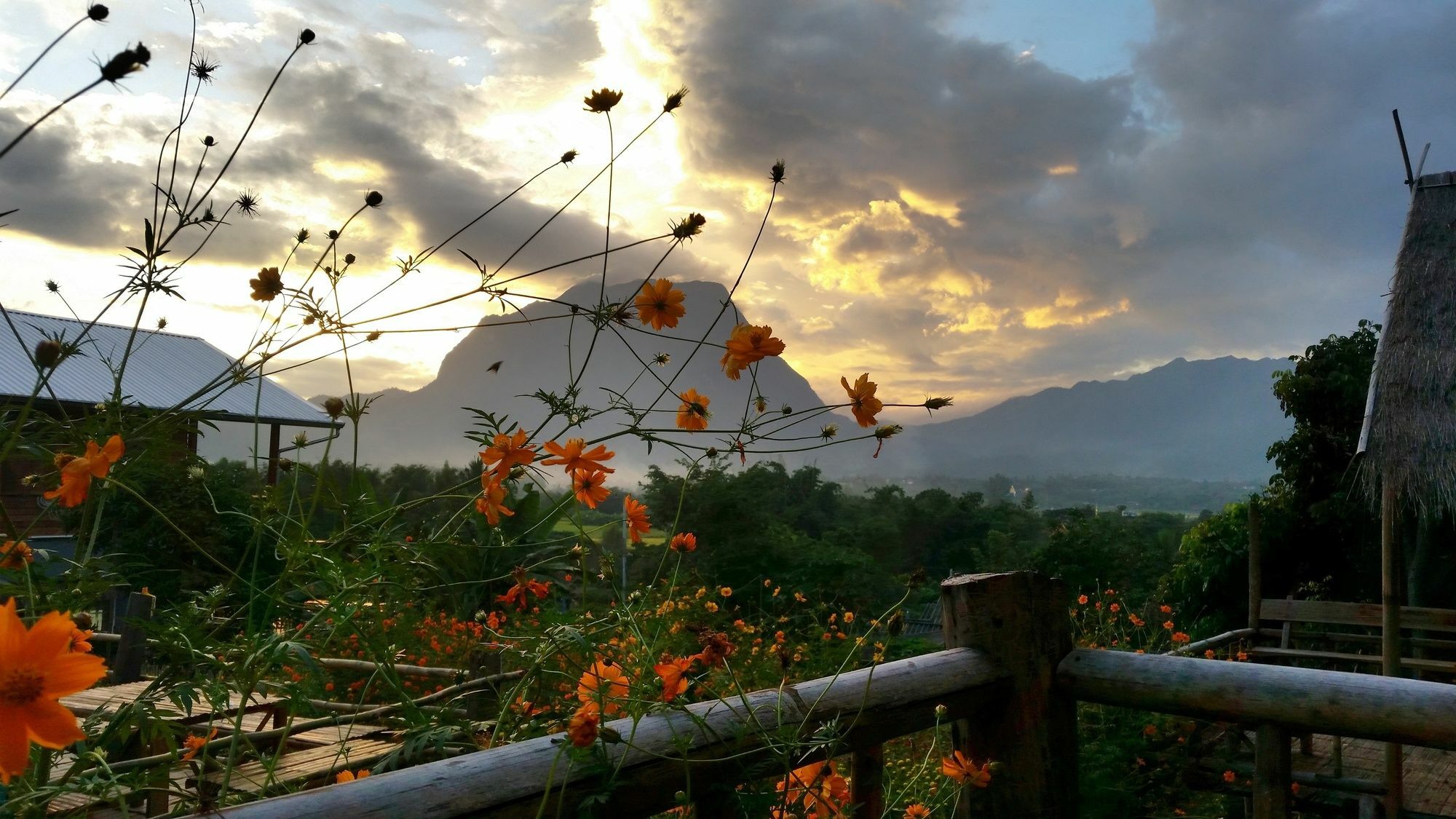 Baan Aingdoi Homestay, Chiang Dao Zewnętrze zdjęcie