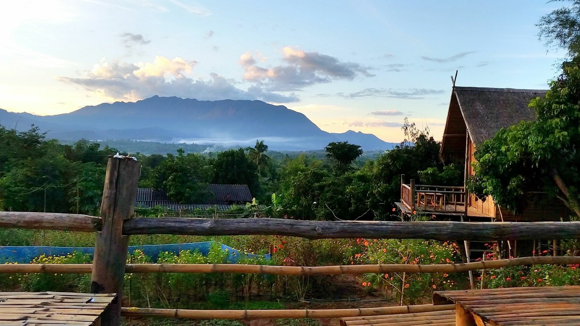 Baan Aingdoi Homestay, Chiang Dao Zewnętrze zdjęcie
