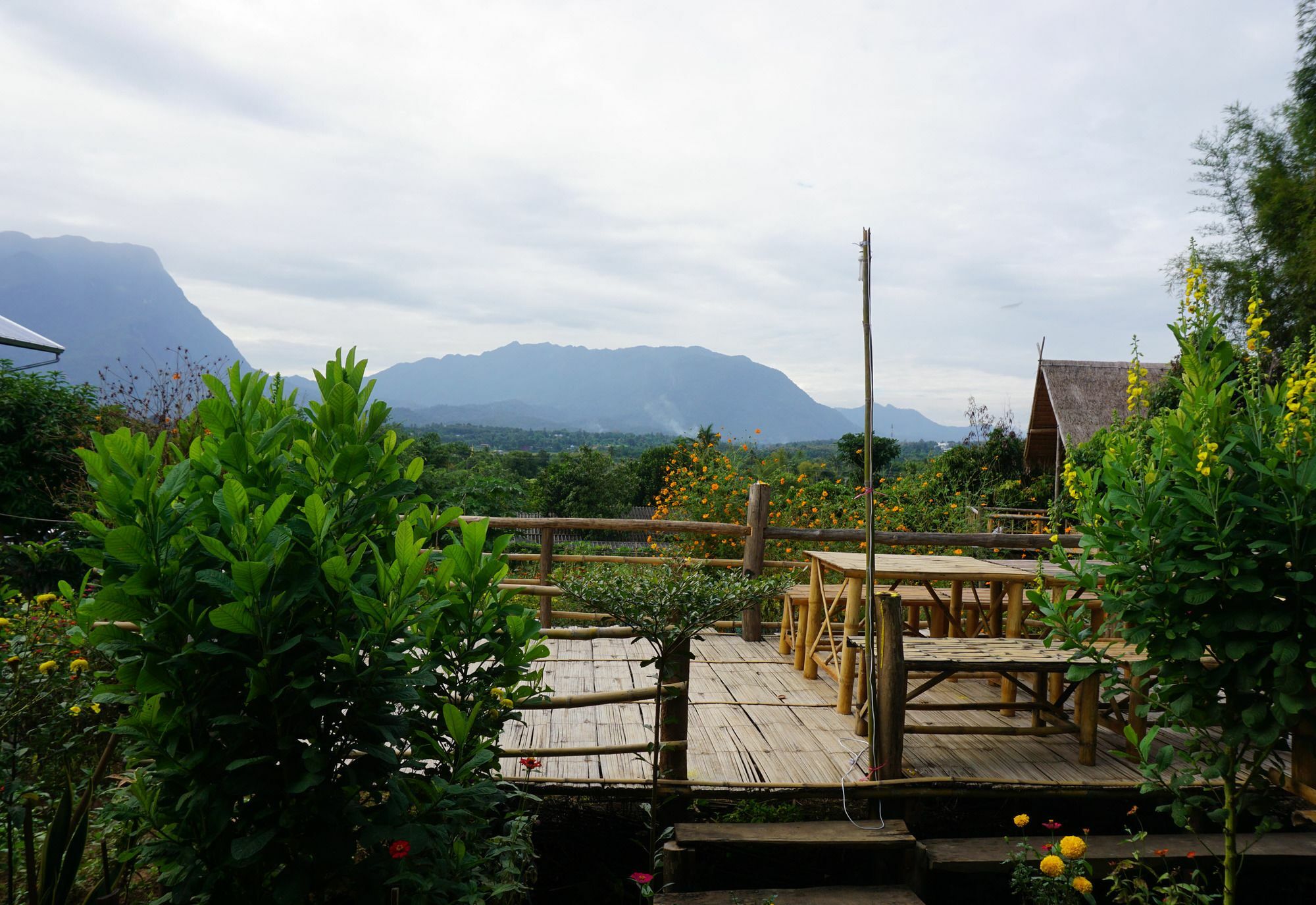 Baan Aingdoi Homestay, Chiang Dao Zewnętrze zdjęcie
