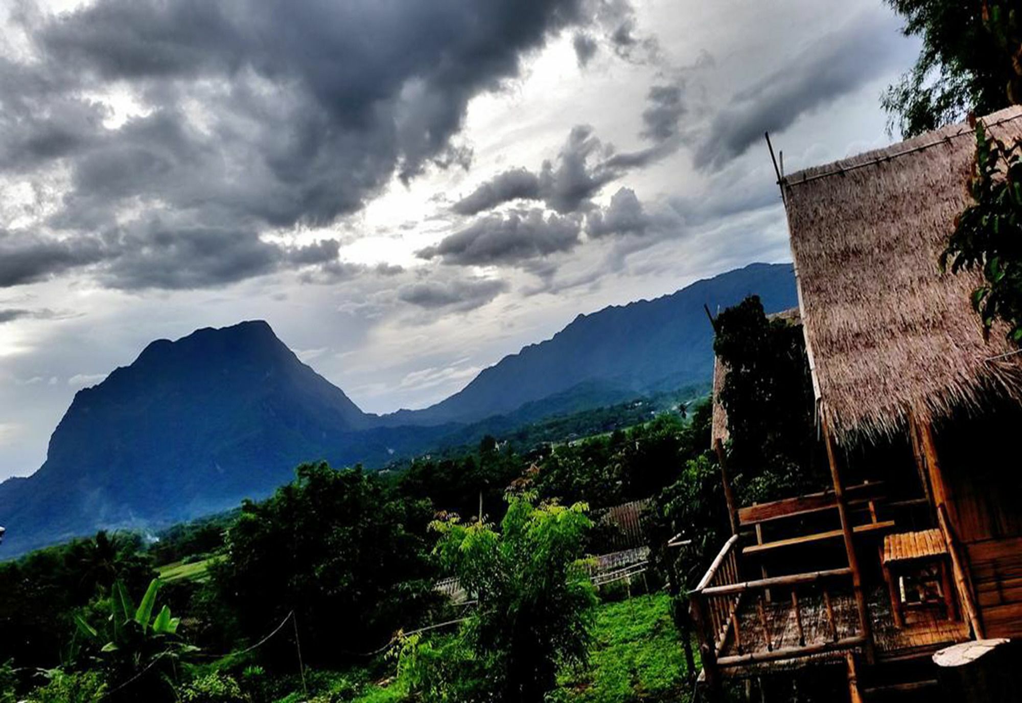 Baan Aingdoi Homestay, Chiang Dao Zewnętrze zdjęcie