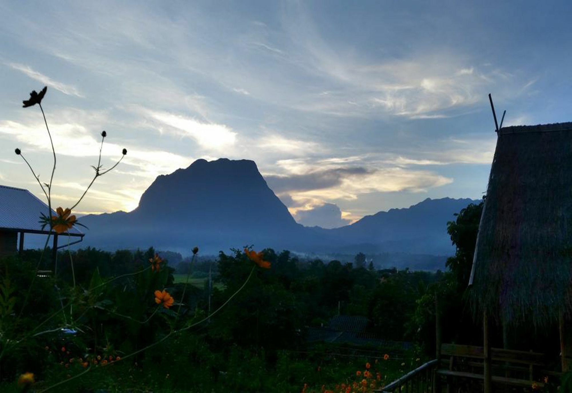 Baan Aingdoi Homestay, Chiang Dao Zewnętrze zdjęcie